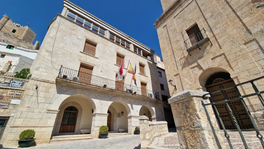 Ayuntamiento-Alcalá-del-Júcar