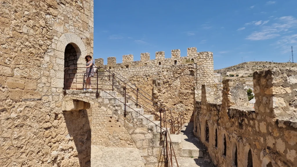 Interior-Castillo-Alcalá-del-Júcar