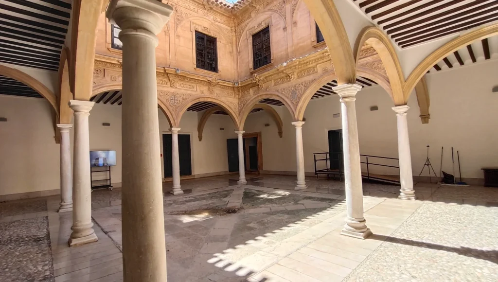 Patio-Palacio-de-Guevara-Lorca