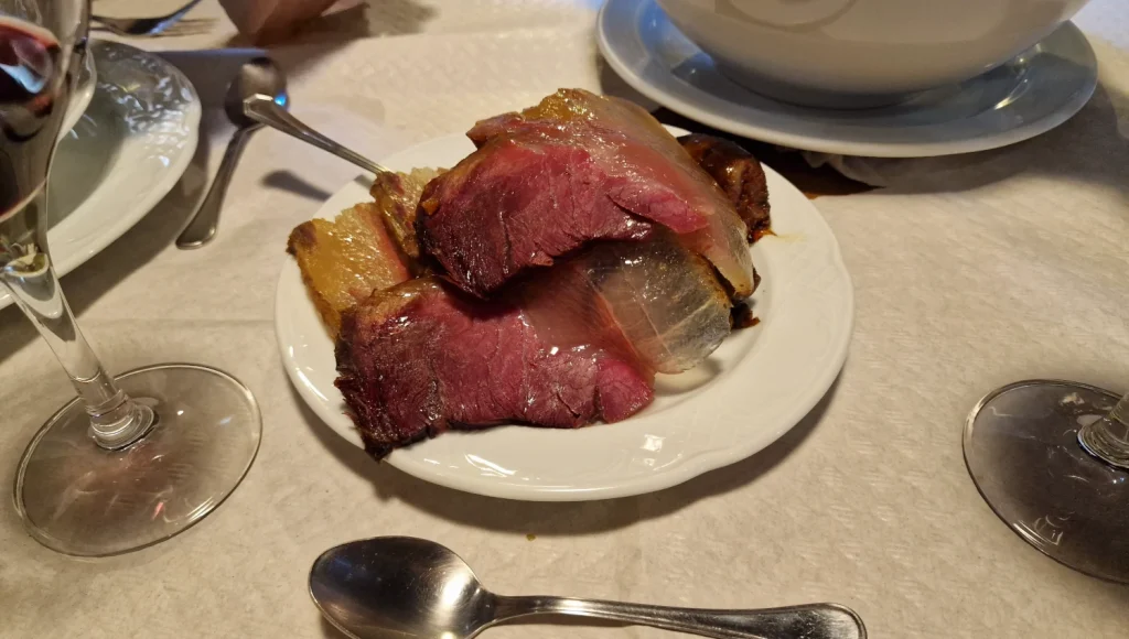 Plato-As-Cortes-Pesoz