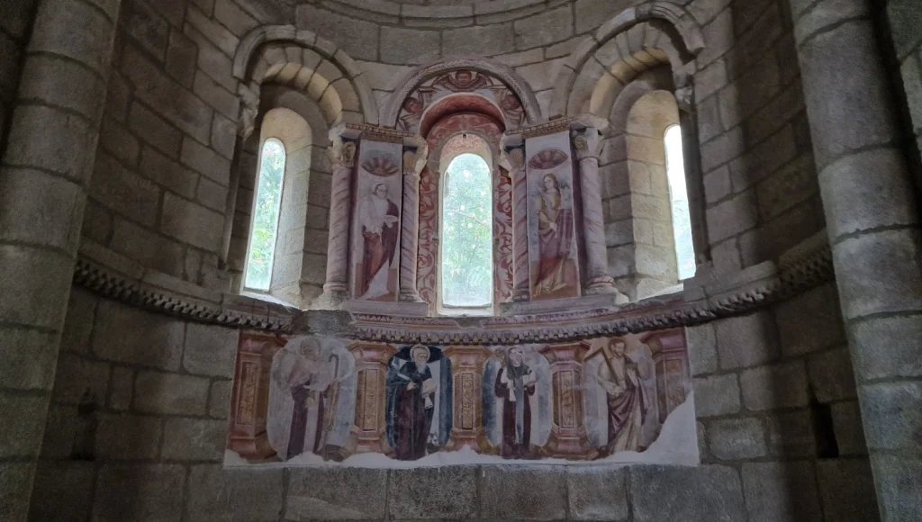 Pinturas-iglesia-Santa-Cristina-Cañones-del-Sil