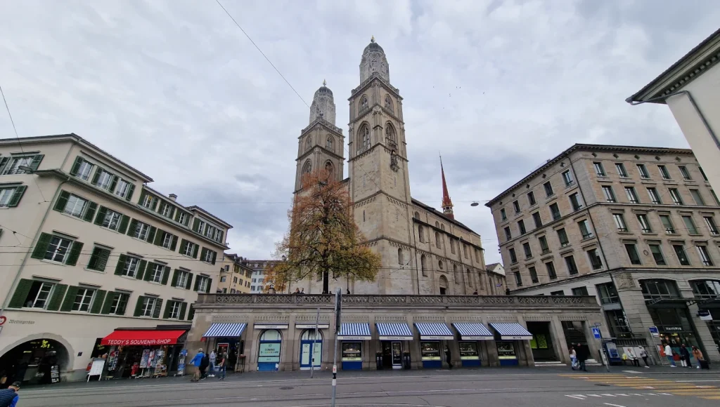 Iglesia-Grossmunster-Zurich