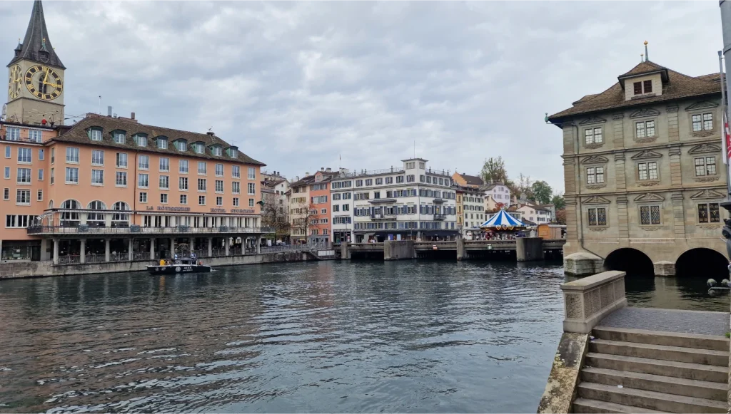 Rathausbrucke-Zurich
