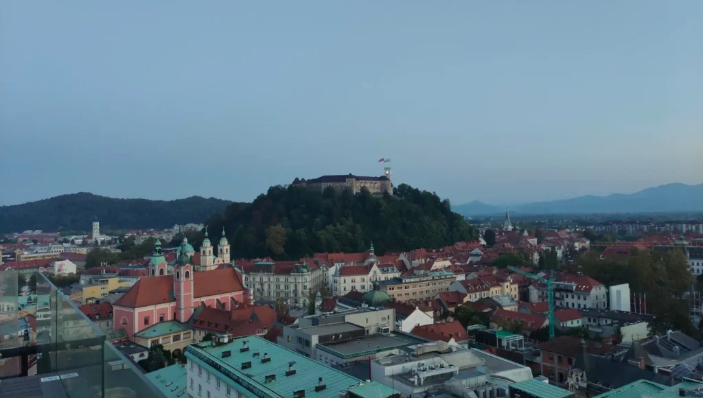 Café-Neboticnik-Liubliana