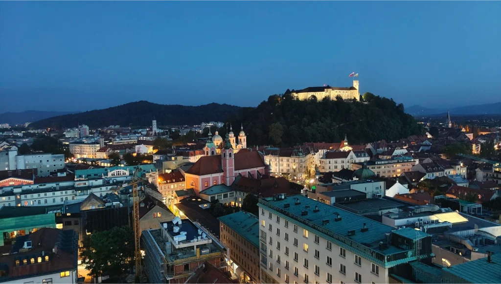 Café-Neboticnik-Liubliana
