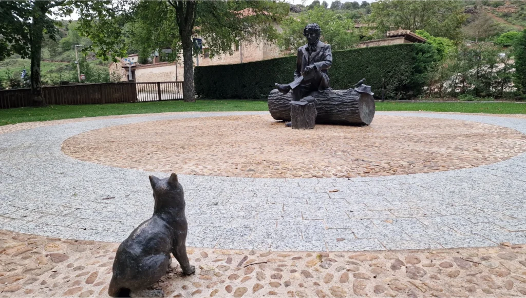 Escultura-Becquer-Soria