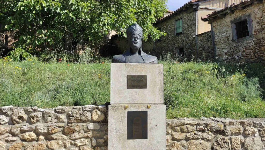 Busto-de-Almanzor-Calatañazor