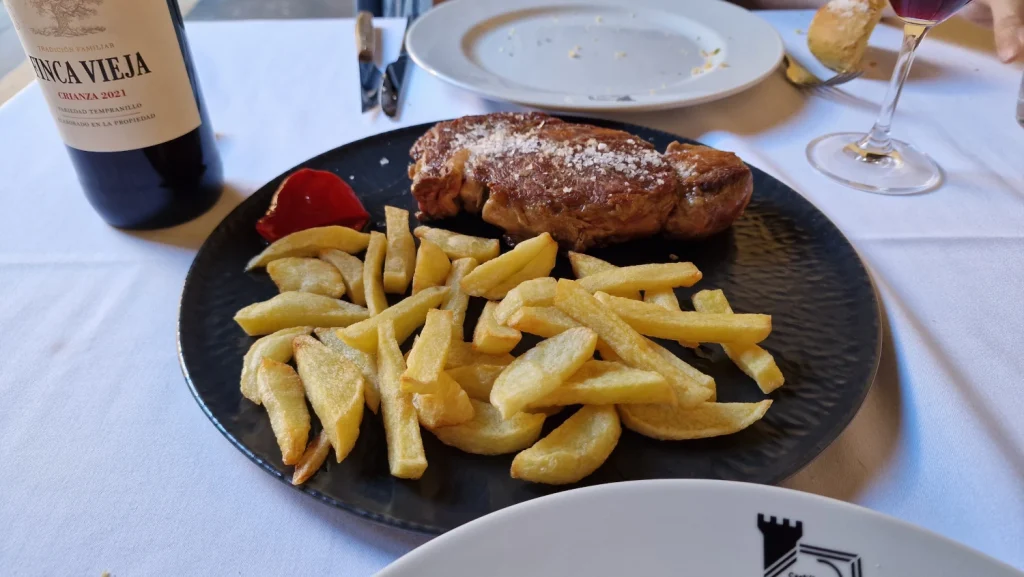 Restaurante-Hotel-Castillo-Valdes-Salas