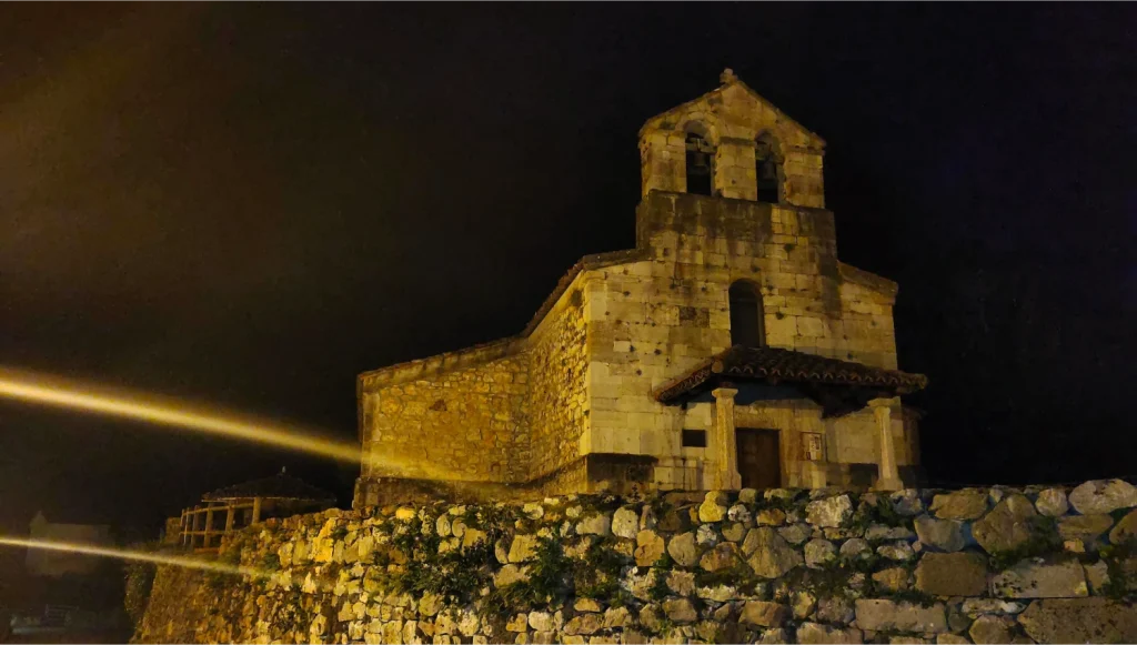 Iglesia-parroquial-de-San-Pedro-Somiedo