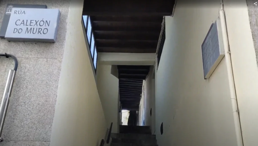 Callejón-del-muro-Viveiro