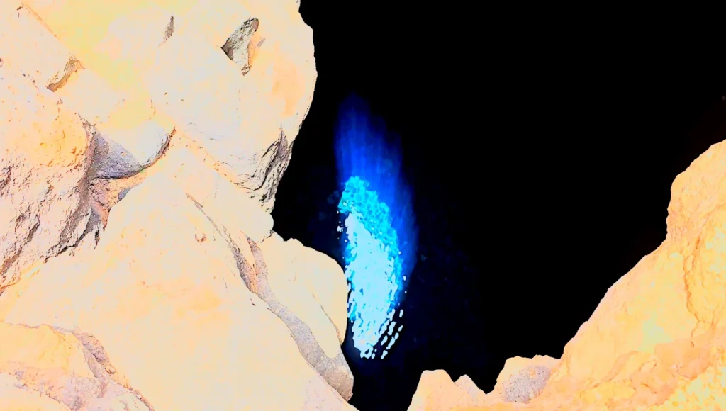 Blue-eye-Isla-de-Sal