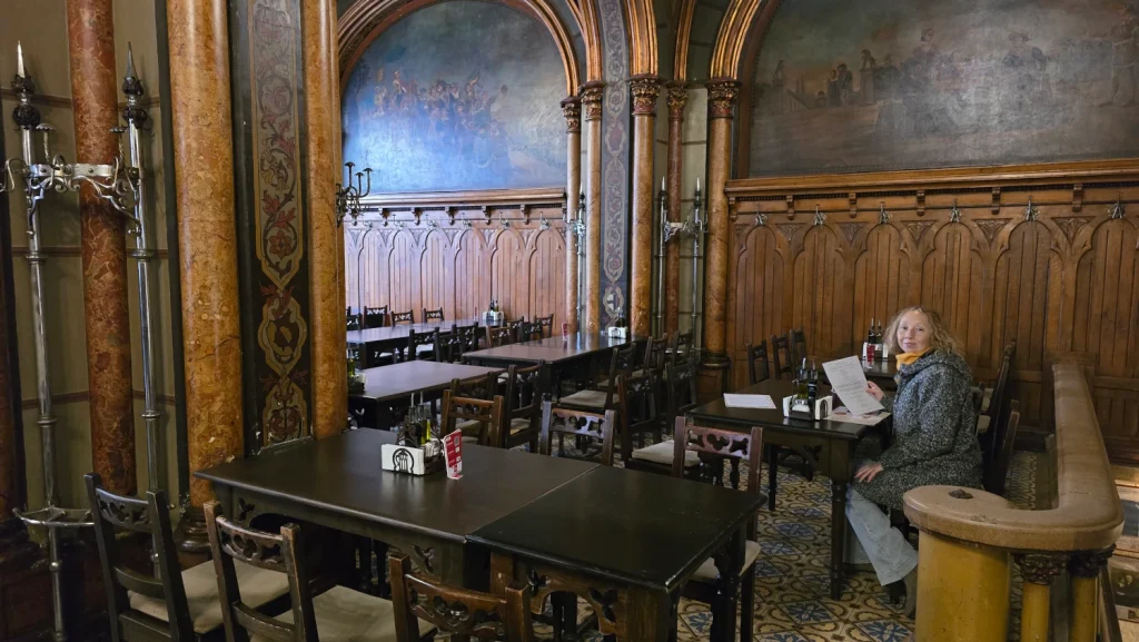 Caru'cu-Bere-Bucarest