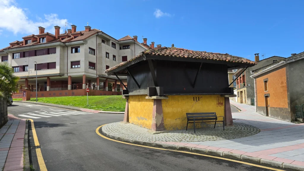 Hórreo-rotonda-Noreña