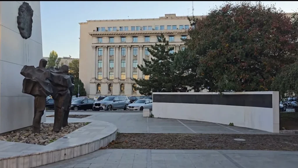 Plaza-de-la-Revolución-Bucarest