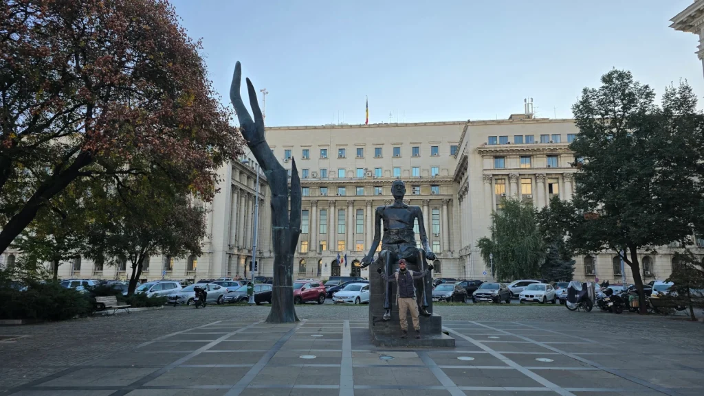 Plaza-de-la-Revolución-Bucarest