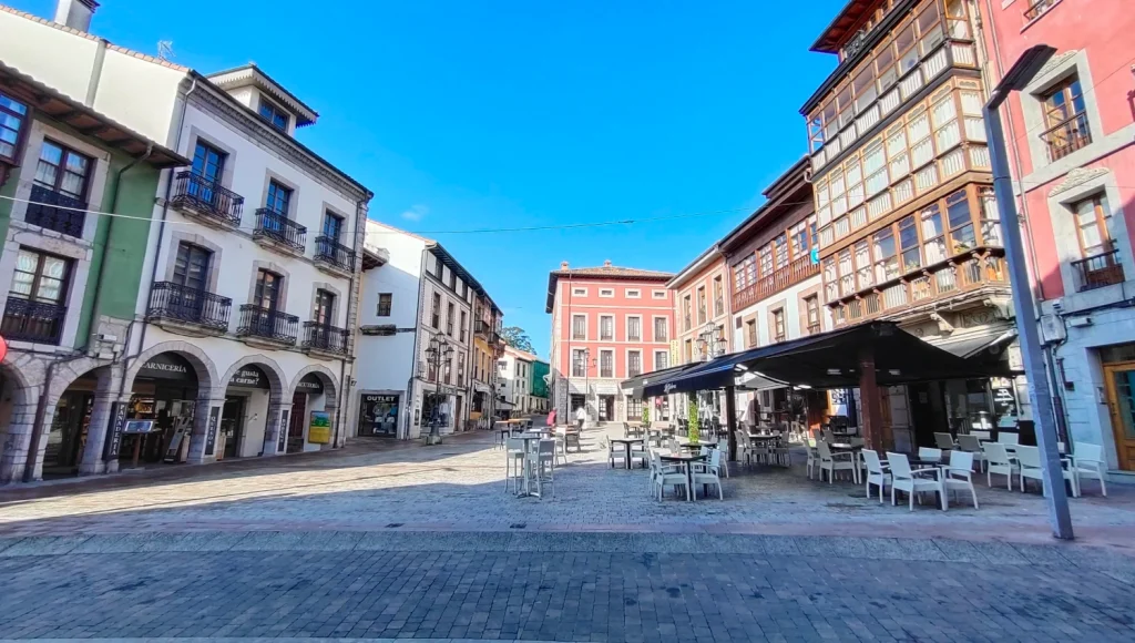 Casco-antiguo-de-Llanes