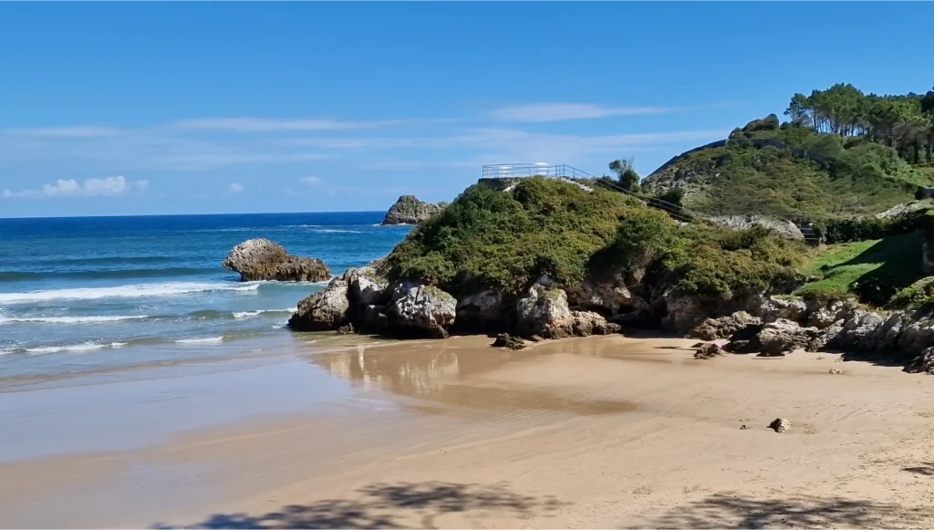 Playa-de-las-Cámaras-Celorio