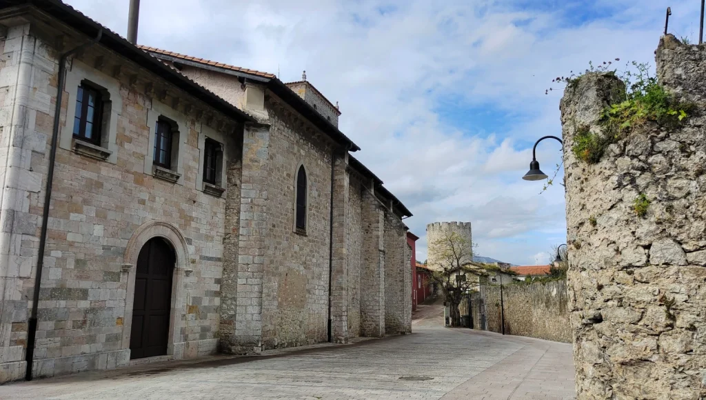Muralla-de-Llanes