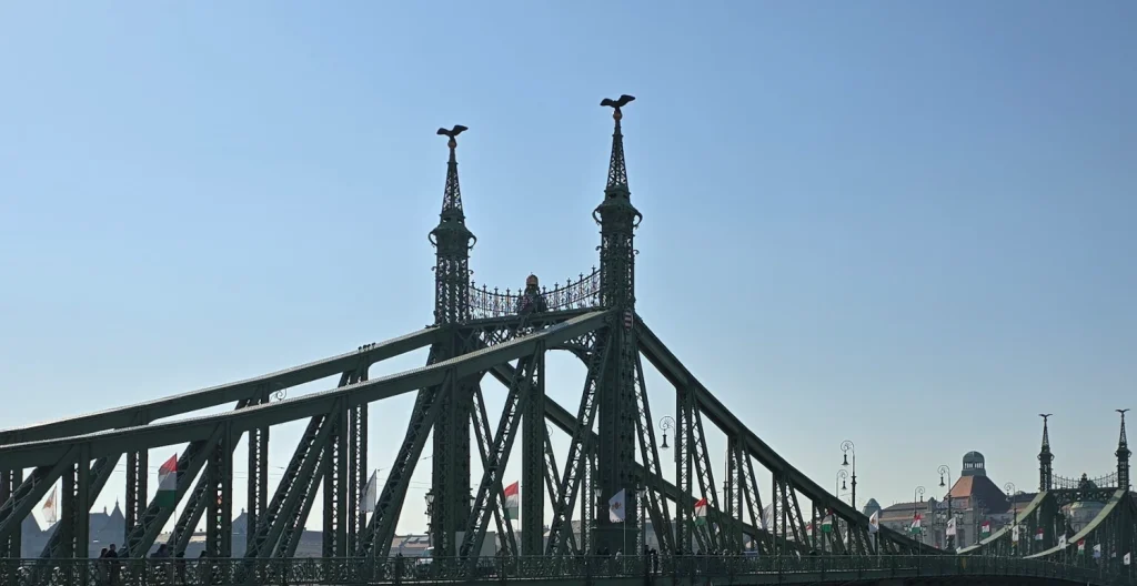Puente-de-la-Libertad-Budapest