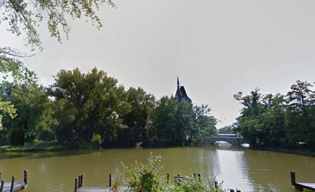 Parque-de-la-Ciudad-Budapest