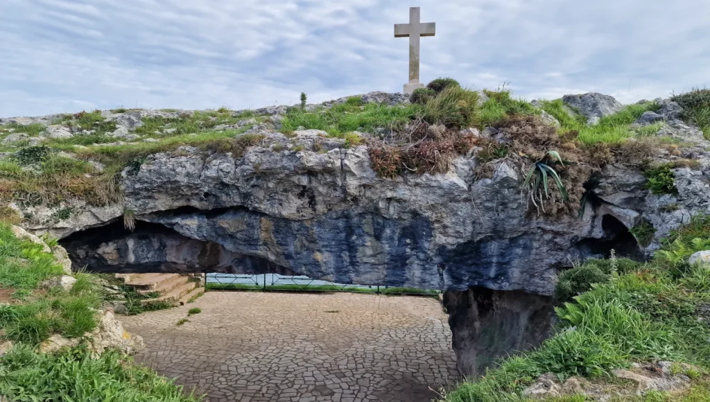 Paseo-de-San-Pedro-Llanes