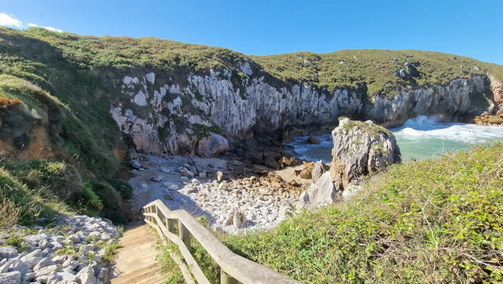 Playa-de-Portillo-Llanes