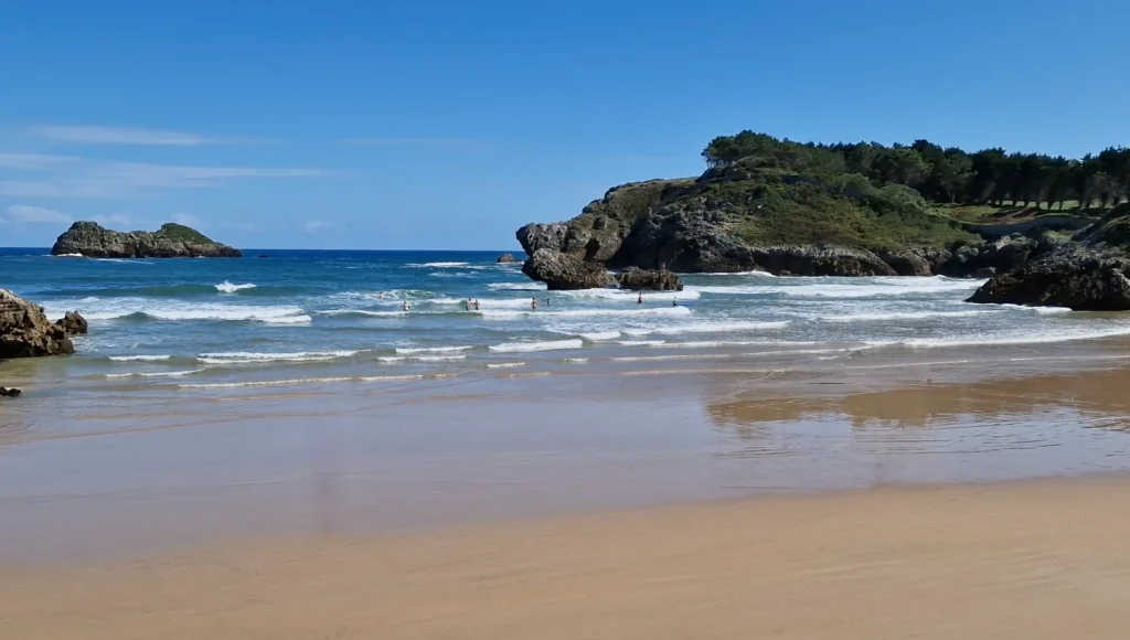 Playa-de-las-Cámaras-Celorio