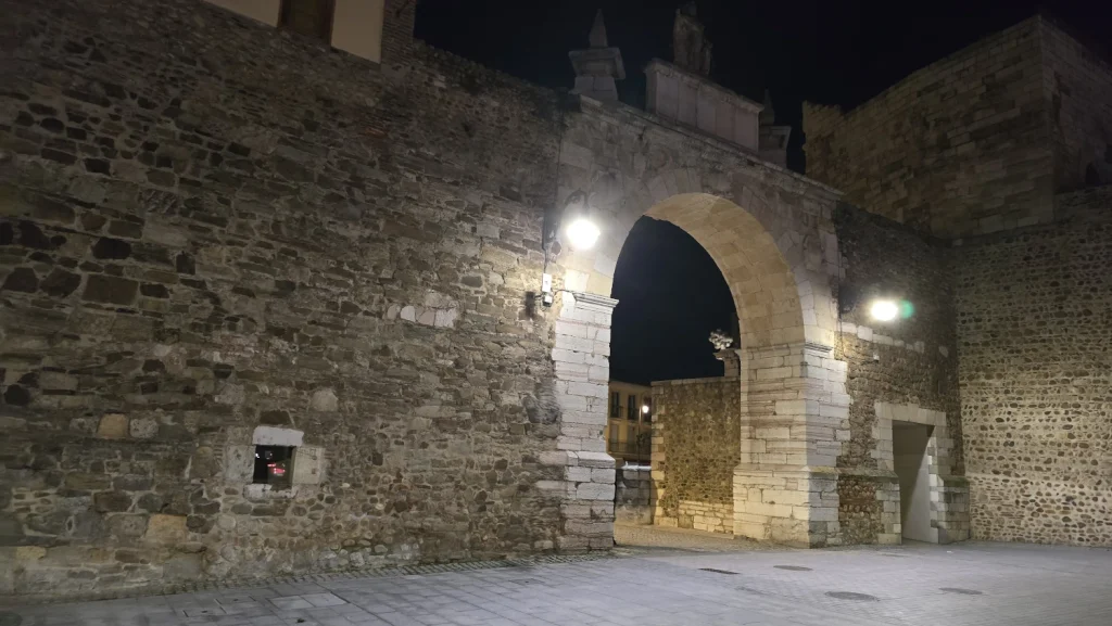Arco-de-la-Carcel-León