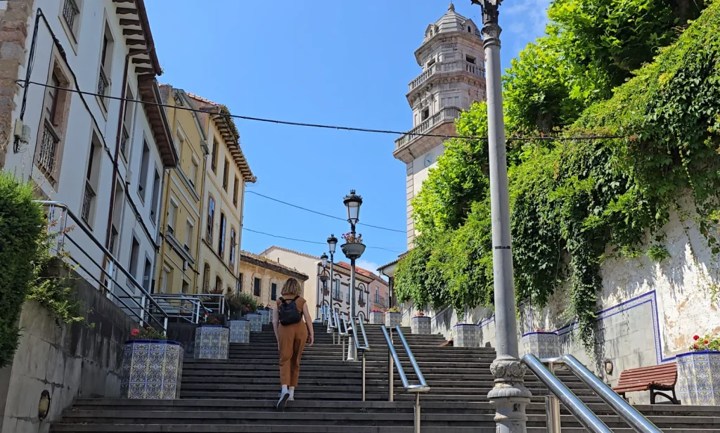 Escaleras-iglesia-de-San-Félix-Candás