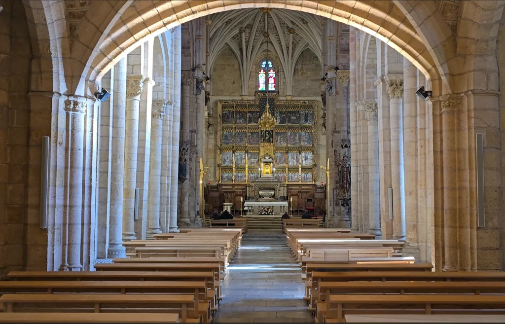 Interior-Basílica-San-Isidoro-León