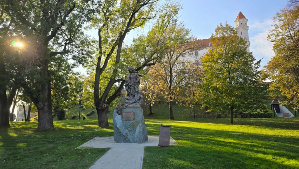 Jardines-del-Castillo-de-Bratislava