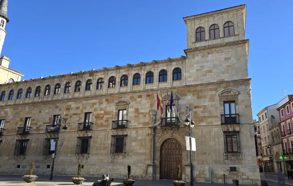Palacio-de-los-Guzmanes-León