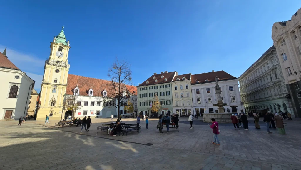 Plaza-Hlavné-Námestie-Bratislava