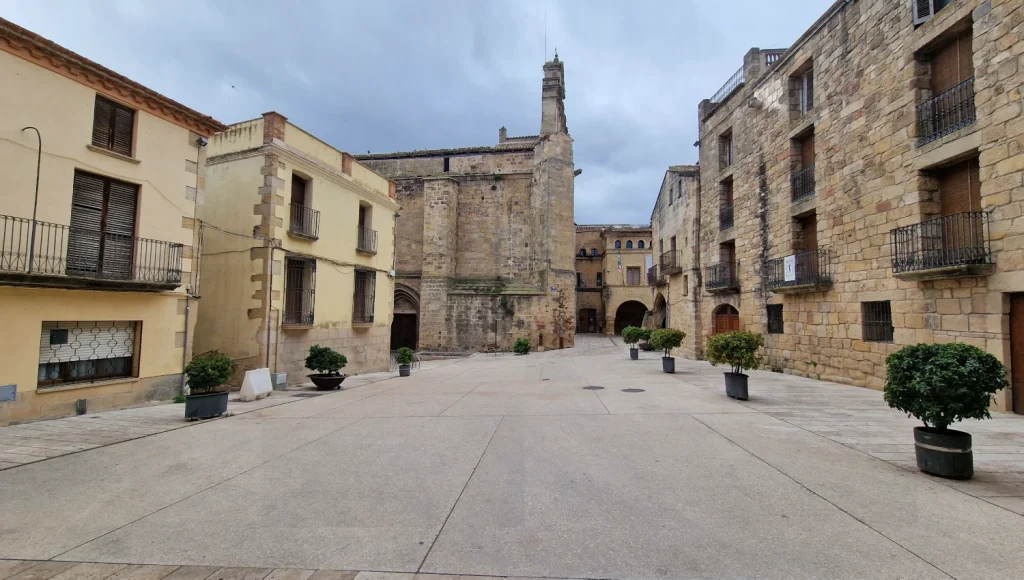 Plaza-de-Sant-Salvador-de-Horta-de-Sant-Joan