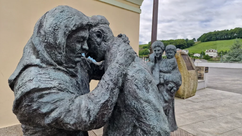 Monumento-a-los-emigrantes-de-Boal