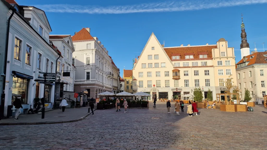 Plaza-del-Ayuntamiento-Tallin
